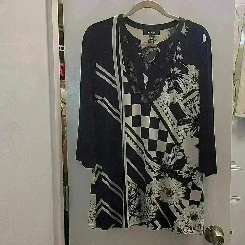 Style & Co women's tunic top